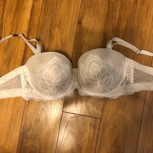 VICTORIAS SECRET BRA NWT- size 34 DDD
